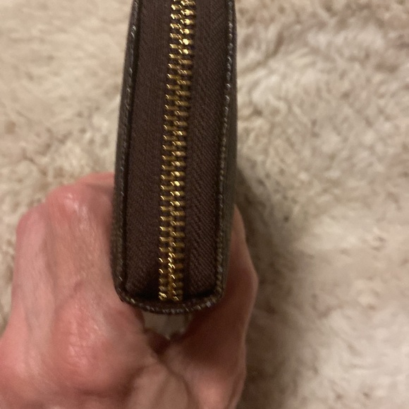 VGUC. Michael Kors Jet Set brown and tan signature logo wallet/wristlet. - Picture 6 of 10